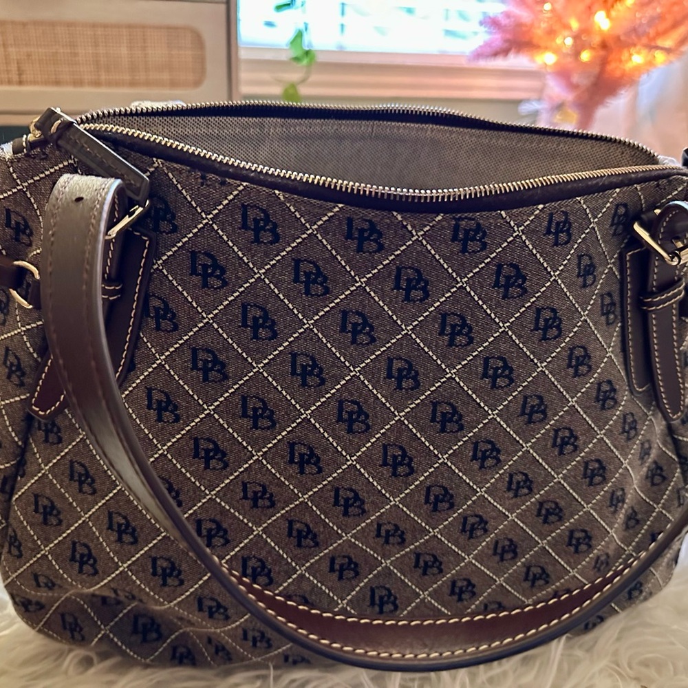 Dooney & Bourke Large Nina Shoulder Bag Tote Brown - Signature Canvas Monogram